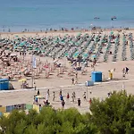 In 37069 * Μπιμπιόνε